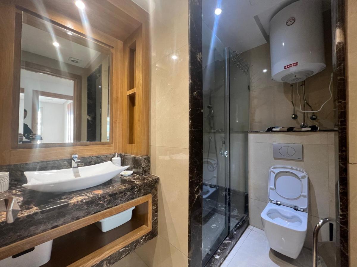 Luxury Apart 2 Ch -Casa Finance City Casablanca Buitenkant foto